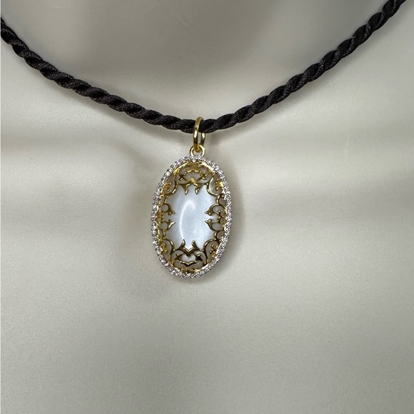 New Natural Moonstone with Diamond Pendant in18K solid gold with certificate - Picture 2 of 12